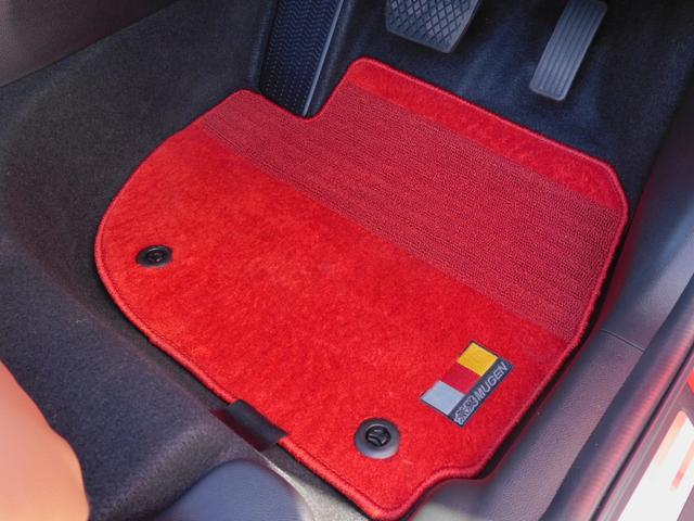 フィット e:HEVリュクス 4WD 無限エアロ ホンダセンシング コネクトディスプレイ(ナビゲーション・地デジ・Bluetoothオーディオ) マルチビューカメラ ETC2.0 アルミホイール(27枚目)