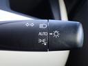オートライト装備。ヘッドライトを付けたり消したり手間がなくトンネル通過時等ラクですよ