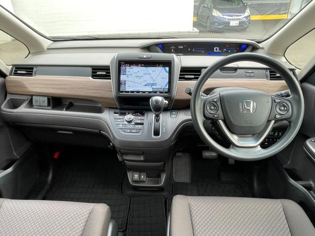 フリード＋ Ｇ・ホンダセンシング　Ｇａｔｈｅｒｓメモリーナビ　前後ドライブレコーダー　ホンダセンシング　両側電動スライドドア　シートヒーター　Ｂｌｕｅｔｏｏｔｈオーディオ（3枚目）