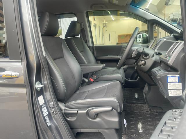 ステップワゴンスパーダ Ｚクールスピリットインターナビ　セレクション　純正ＨＤＤナビ　前後ドライブレコーダー　バックカメラ　ＥＴＣ　両側電動スライドドア　ＨＩＤヘッドライト　フォグランプ　スマートキー（4枚目）