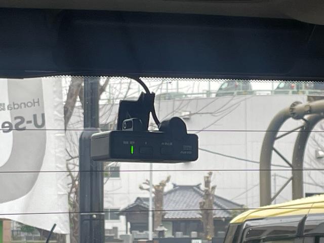 ステップワゴンスパーダ Ｚクールスピリットインターナビ　セレクション　純正ＨＤＤナビ　前後ドライブレコーダー　バックカメラ　ＥＴＣ　両側電動スライドドア　ＨＩＤヘッドライト　フォグランプ　スマートキー（10枚目）