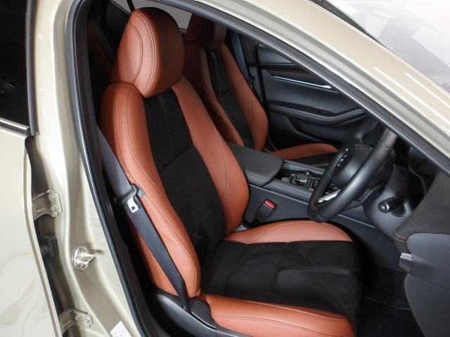 MAZDA3ファストバック 2.0 20S レトロスポーツエディション マツダコネクトナビ 360°カメラ BOSE ETC レーンキープアシスト パワーシート シートヒーター フルセグTV MRCC 車線逸脱 障害物センサー カープレイ 禁煙 スマートキー フルセグTV(8枚目)