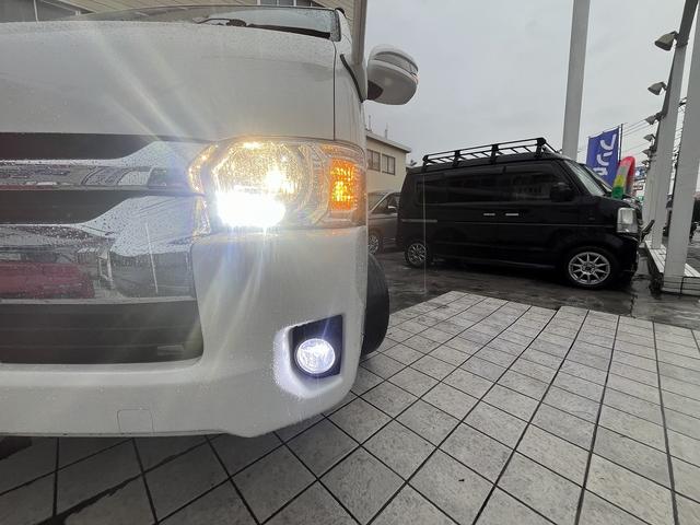 ハイエースワゴン ＧＬ　フレックス仕様！４ＷＤ！ベットキット！専用１１インチＳＤＤナビ！後席モニター！フルセグ！バックカメラ！トヨタセーフティーセンス！レーンキープアシスト！電動スライドドア！１００∨電源！オートＬＥＤライト（71枚目）