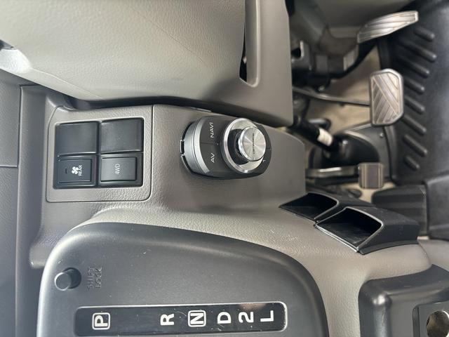 エブリイ ジョイン プラスライン前後バンパー・マフラー☆1オーナー☆リフトアップ☆サイバーナビ8インチ☆XTREMJ14インチアルミ☆木目調シートカバー☆ETC2.0☆フルセグTV☆前後ドラレコ☆Bluetooth☆(17枚目)