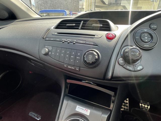 １５００台限定車☆純正ＣＤオーディオ☆ＡＵＸ☆ＵＳＢ☆無限車高調☆ホンダホワイトアルミホイール☆デュアルエアコン☆レカロシート☆プッシュスタート付き☆ＨＩＤヘッドライト☆パーキングセンサー☆ＥＴＣ