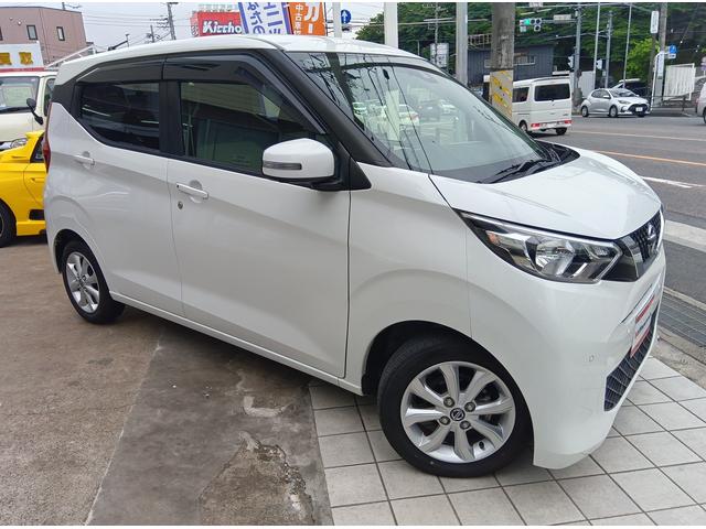デイズ Ｘ　９インチ純正メモリナビ☆ＡＵＸ☆ＢＴ☆ステアリングリモコン☆アラウンドビューカメラ☆前純正ドラレコ☆後ＣＥＬＬＳＴＡＲドラレコ☆エマージェンシーブレーキ☆レーンキープ☆禁煙車☆ＥＴＣ☆スマートキー（4枚目）