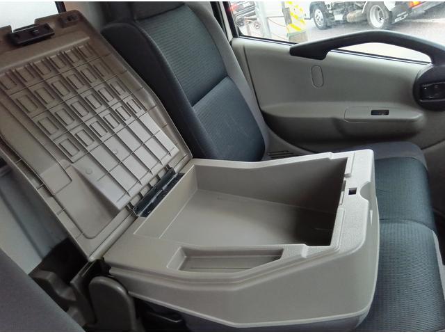 アトラストラック 　１．３５Ｔ　パネルバン　☆ディーゼルターボ☆ＦＭ／ＡＭオーディオ☆バックモニター☆拡声器☆左電格ミラー☆マーカーランプ☆パワーラックミニ☆荷台ステップ☆イージーヒルスタート☆ヒ―テッドドアミラー☆（38枚目）
