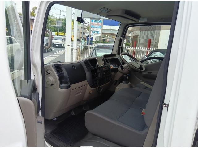 アトラストラック 　１．３５Ｔ　パネルバン　☆ディーゼルターボ☆ＦＭ／ＡＭオーディオ☆バックモニター☆拡声器☆左電格ミラー☆マーカーランプ☆パワーラックミニ☆荷台ステップ☆イージーヒルスタート☆ヒ―テッドドアミラー☆（47枚目）