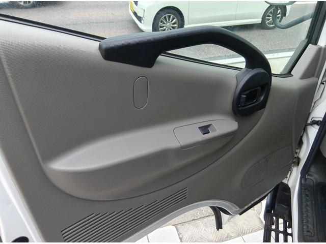 アトラストラック 　１．３５Ｔ　パネルバン　☆ディーゼルターボ☆ＦＭ／ＡＭオーディオ☆バックモニター☆拡声器☆左電格ミラー☆マーカーランプ☆パワーラックミニ☆荷台ステップ☆イージーヒルスタート☆ヒ―テッドドアミラー☆（48枚目）