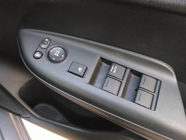 シャトル ハイブリッド　ホンダセンシング　ストラーダＳＤナビ☆Ｂｌｕｅｔｏｏｔｈ☆バックカメラ☆セルスタードラレコ☆アダクティブクルコン☆レーンキープ☆オートライト☆ソナー☆衝突軽減ブレーキ☆純正トノカバー☆禁煙車☆スマートキー☆ＥＴＣ（17枚目）