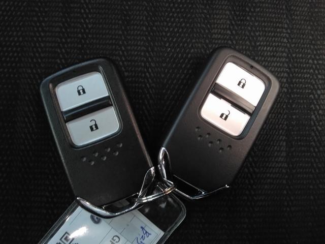 シャトル ハイブリッド　ホンダセンシング　ストラーダＳＤナビ☆Ｂｌｕｅｔｏｏｔｈ☆バックカメラ☆セルスタードラレコ☆アダクティブクルコン☆レーンキープ☆オートライト☆ソナー☆衝突軽減ブレーキ☆純正トノカバー☆禁煙車☆スマートキー☆ＥＴＣ（77枚目）