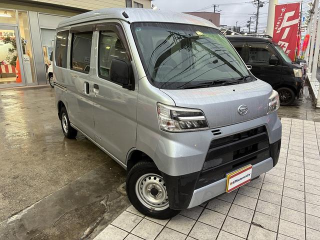 ハイゼットカーゴ ＤＸ　ＳＡＩＩＩ　ＨＲ☆ＳＡ３☆純正オーディオ☆ＯＰ大型室内ＬＥＤ灯☆ＯＰ間仕切りカーテン☆オーバーヘッドコンソール☆ＬＥＤヘッドライト☆衝突軽減ブレーキ☆レーンキープ☆オートハイビーム☆パワーウィンドウ☆ＡＢＳ☆（4枚目）