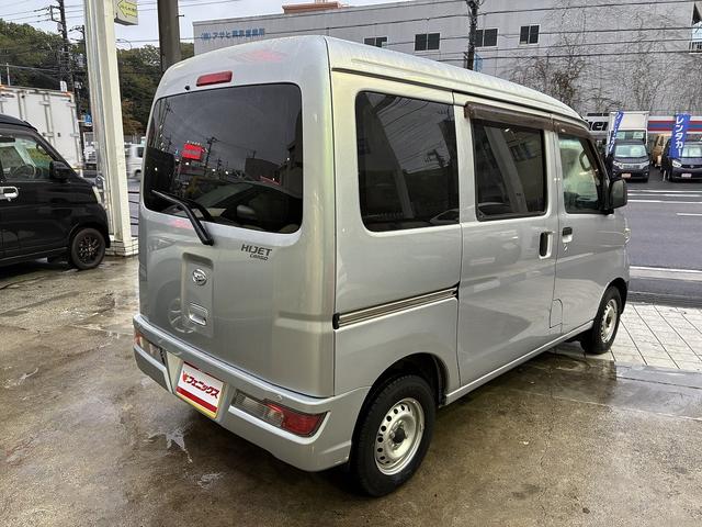 ハイゼットカーゴ ＤＸ　ＳＡＩＩＩ　ＨＲ☆ＳＡ３☆純正オーディオ☆ＯＰ大型室内ＬＥＤ灯☆ＯＰ間仕切りカーテン☆オーバーヘッドコンソール☆ＬＥＤヘッドライト☆衝突軽減ブレーキ☆レーンキープ☆オートハイビーム☆パワーウィンドウ☆ＡＢＳ☆（6枚目）