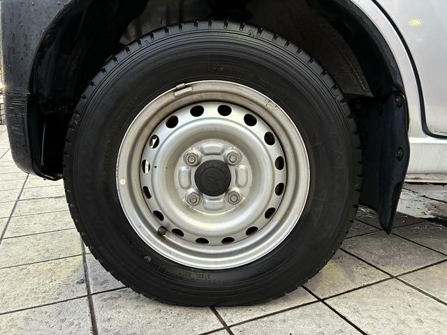 ハイゼットカーゴ ＤＸ　ＳＡＩＩＩ　ＨＲ☆ＳＡ３☆純正オーディオ☆ＯＰ大型室内ＬＥＤ灯☆ＯＰ間仕切りカーテン☆オーバーヘッドコンソール☆ＬＥＤヘッドライト☆衝突軽減ブレーキ☆レーンキープ☆オートハイビーム☆パワーウィンドウ☆ＡＢＳ☆（13枚目）