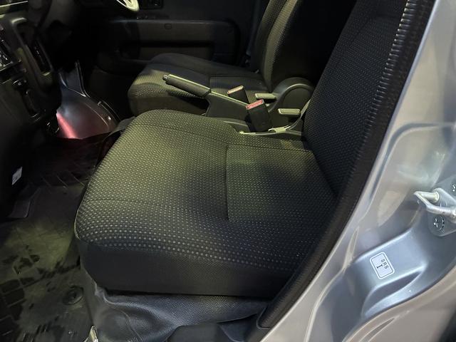 ハイゼットカーゴ ＤＸ　ＳＡＩＩＩ　ＨＲ☆ＳＡ３☆純正オーディオ☆ＯＰ大型室内ＬＥＤ灯☆ＯＰ間仕切りカーテン☆オーバーヘッドコンソール☆ＬＥＤヘッドライト☆衝突軽減ブレーキ☆レーンキープ☆オートハイビーム☆パワーウィンドウ☆ＡＢＳ☆（46枚目）