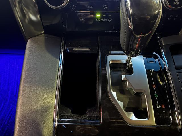 ヴェルファイア ２．５Ｚ　Ｇエディション　ＴＳＳ☆１０型純正ナビ☆ＴＶ☆純正１２型後席モニター☆バックカメラ☆ＢＴ・ＨＤＭＩ☆Ａｌｐｉｎｅ前後レコーダー付デジタルインナーミラー☆２列目エグゼクティブシート☆ＴＲＤ・モデリスタエアロ・マフラー☆（32枚目）