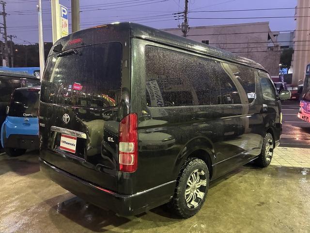 ハイエースワゴン ＧＬ　４ＷＤ☆ミドルルーフ☆ワイドボディ☆ナビ☆ＴＶ☆ＢＴ☆ＤＶＤ☆バックカメラ☆Ａｌｐｉｎｅ１０．２インチフリップダウン☆荷室ベットキット☆ＢＦグッドリッチホワイトレターＡＴタイヤ☆革シートカバー☆（6枚目）