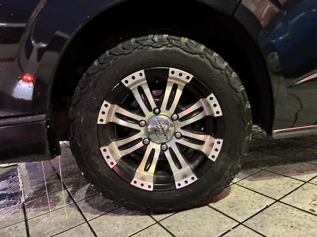 ハイエースワゴン ＧＬ　４ＷＤ☆ミドルルーフ☆ワイドボディ☆ナビ☆ＴＶ☆ＢＴ☆ＤＶＤ☆バックカメラ☆Ａｌｐｉｎｅ１０．２インチフリップダウン☆荷室ベットキット☆ＢＦグッドリッチホワイトレターＡＴタイヤ☆革シートカバー☆（14枚目）