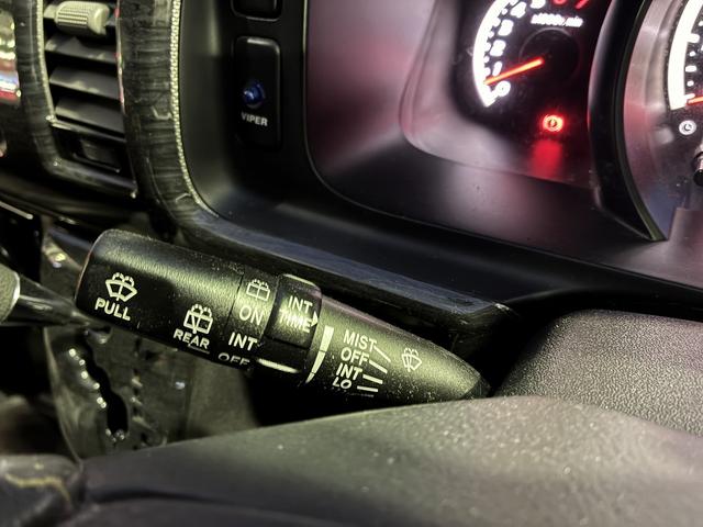 ハイエースワゴン ＧＬ　４ＷＤ☆ミドルルーフ☆ワイドボディ☆ナビ☆ＴＶ☆ＢＴ☆ＤＶＤ☆バックカメラ☆Ａｌｐｉｎｅ１０．２インチフリップダウン☆荷室ベットキット☆ＢＦグッドリッチホワイトレターＡＴタイヤ☆革シートカバー☆（21枚目）