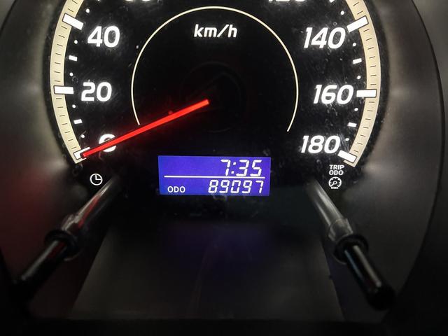 ハイエースワゴン ＧＬ　４ＷＤ☆ミドルルーフ☆ワイドボディ☆ナビ☆ＴＶ☆ＢＴ☆ＤＶＤ☆バックカメラ☆Ａｌｐｉｎｅ１０．２インチフリップダウン☆荷室ベットキット☆ＢＦグッドリッチホワイトレターＡＴタイヤ☆革シートカバー☆（23枚目）