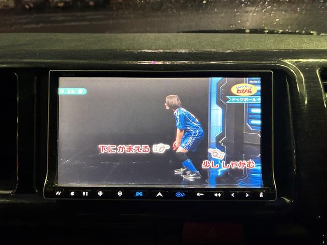 ハイエースワゴン ＧＬ　４ＷＤ☆ミドルルーフ☆ワイドボディ☆ナビ☆ＴＶ☆ＢＴ☆ＤＶＤ☆バックカメラ☆Ａｌｐｉｎｅ１０．２インチフリップダウン☆荷室ベットキット☆ＢＦグッドリッチホワイトレターＡＴタイヤ☆革シートカバー☆（30枚目）