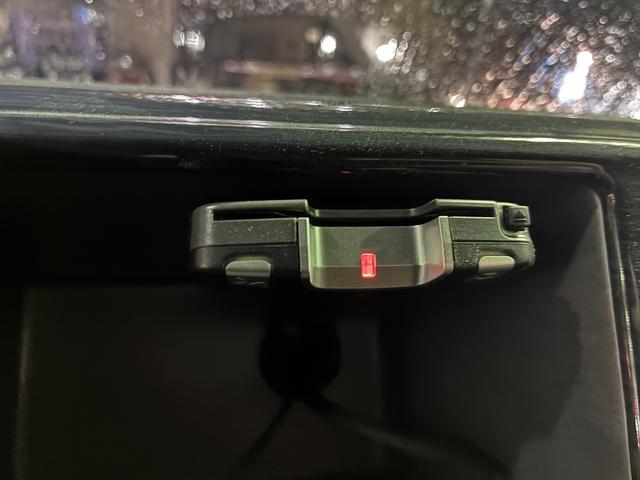 ハイエースワゴン ＧＬ　４ＷＤ☆ミドルルーフ☆ワイドボディ☆ナビ☆ＴＶ☆ＢＴ☆ＤＶＤ☆バックカメラ☆Ａｌｐｉｎｅ１０．２インチフリップダウン☆荷室ベットキット☆ＢＦグッドリッチホワイトレターＡＴタイヤ☆革シートカバー☆（34枚目）