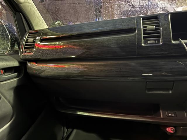 ハイエースワゴン ＧＬ　４ＷＤ☆ミドルルーフ☆ワイドボディ☆ナビ☆ＴＶ☆ＢＴ☆ＤＶＤ☆バックカメラ☆Ａｌｐｉｎｅ１０．２インチフリップダウン☆荷室ベットキット☆ＢＦグッドリッチホワイトレターＡＴタイヤ☆革シートカバー☆（37枚目）