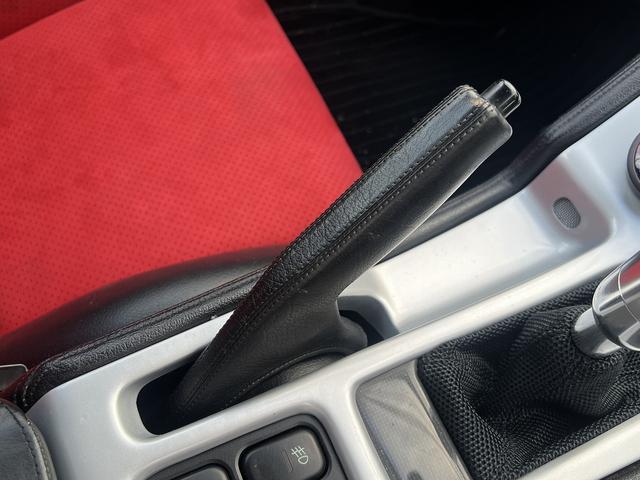 ＮＳＸ ベースグレード　後期型！禁煙車！３４０ｋメーター！ルートｋｓ仕様ボンネット・サイドスカート！ラングス車高調！平成２５年３月タイベル交換済み！セルモーター交換済み！ラジエータータンク交換済み！専用メモリーナビ！ＨＩＤ！（41枚目）