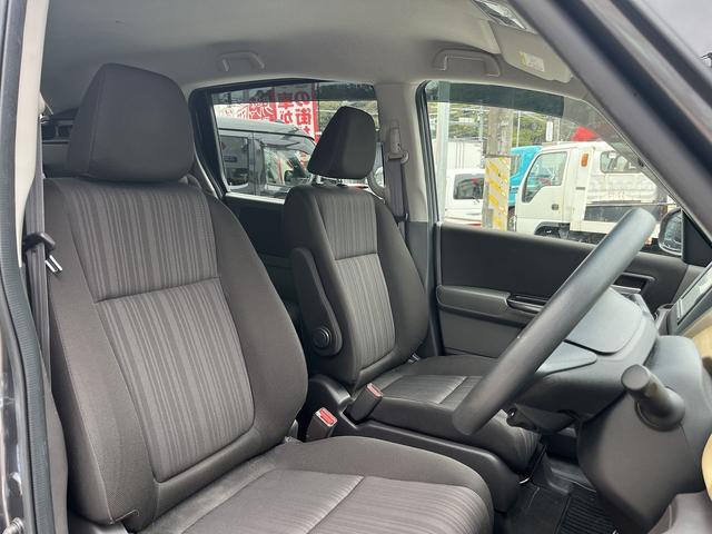 フリード Ｇ・ホンダセンシング　禁煙車！４ＷＤ！専用メモリーナビ！Ｂｌｕｅ　ｔｏｏｔｈ！バックカメラ！ＵＳＢ！レーダークルーズコントロール！ホンダセンシング！レーンキーピングアシスト！両側電動スライドドア！イドリングストップ！ＥＴＣ（11枚目）