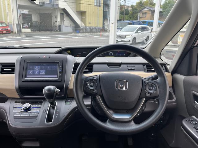 フリード Ｇ・ホンダセンシング　禁煙車！４ＷＤ！専用メモリーナビ！Ｂｌｕｅ　ｔｏｏｔｈ！バックカメラ！ＵＳＢ！レーダークルーズコントロール！ホンダセンシング！レーンキーピングアシスト！両側電動スライドドア！イドリングストップ！ＥＴＣ（34枚目）