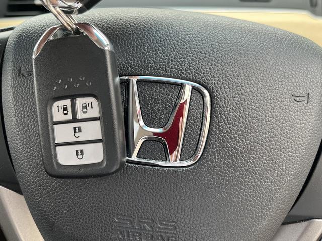 フリード Ｇ・ホンダセンシング　禁煙車！４ＷＤ！専用メモリーナビ！Ｂｌｕｅ　ｔｏｏｔｈ！バックカメラ！ＵＳＢ！レーダークルーズコントロール！ホンダセンシング！レーンキーピングアシスト！両側電動スライドドア！イドリングストップ！ＥＴＣ（36枚目）