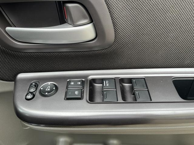 フリード Ｇ・ホンダセンシング　禁煙車！４ＷＤ！専用メモリーナビ！Ｂｌｕｅ　ｔｏｏｔｈ！バックカメラ！ＵＳＢ！レーダークルーズコントロール！ホンダセンシング！レーンキーピングアシスト！両側電動スライドドア！イドリングストップ！ＥＴＣ（49枚目）