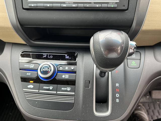 フリード Ｇ・ホンダセンシング　禁煙車！４ＷＤ！専用メモリーナビ！Ｂｌｕｅ　ｔｏｏｔｈ！バックカメラ！ＵＳＢ！レーダークルーズコントロール！ホンダセンシング！レーンキーピングアシスト！両側電動スライドドア！イドリングストップ！ＥＴＣ（56枚目）