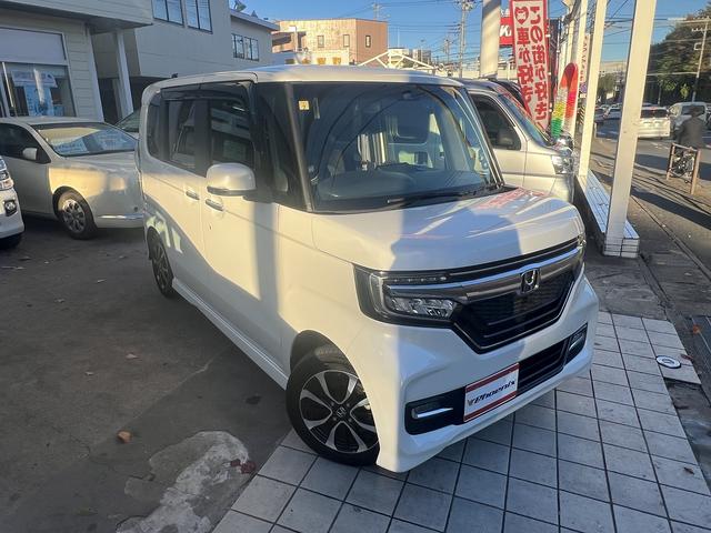N-BOXカスタム G・Lホンダセンシング 禁煙車!8インチデカSDナビ!フルセグ!バックカメラ!前後ドラレコ!Blue tooth!2.0ETC!ホンダセンシング!レーンキープ!アダクティブレーダー!シートヒーター!左側パワースライドドア(4枚目)