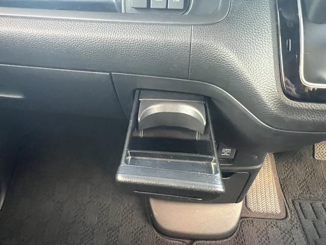 N-BOXカスタム G・Lホンダセンシング 禁煙車!8インチデカSDナビ!フルセグ!バックカメラ!前後ドラレコ!Blue tooth!2.0ETC!ホンダセンシング!レーンキープ!アダクティブレーダー!シートヒーター!左側パワースライドドア(31枚目)