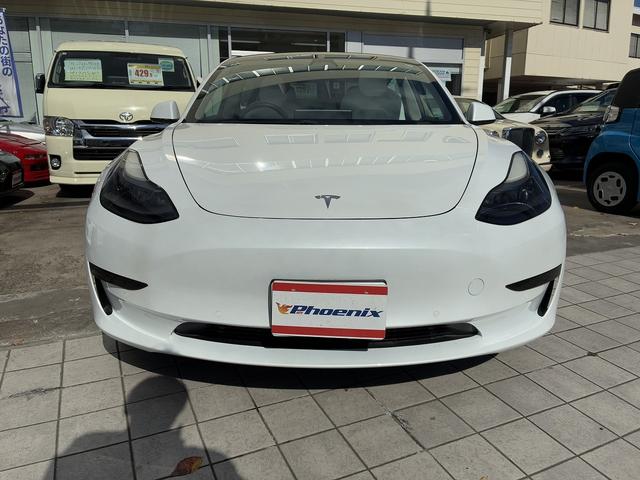 モデル3 スタンダードレンジプラス 禁煙車!FSD付!15.4インチナビ!サイド・バックカメラ!オートパイロット!緊急ブレーキ!ユーチューブ&ネトフリ視聴可!ムーンルーフ!OP19インチアルミ!パワートランク!ウォールコネクター付(4枚目)