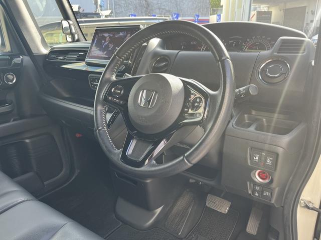 N-BOXカスタム Lターボ 禁煙車!8インチSDナビ!10インチ後席モニター!フルセグ!バックカメラ!Blue tooth!ホンダセンシング!アダクティブレーダークルーズ!前席シートヒーター!ハーフレザーシート!両側電動スライド(12枚目)