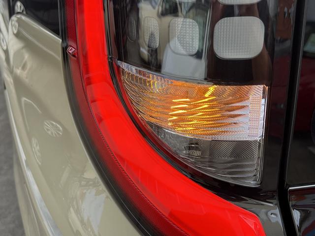 シエンタ ハイブリッドＺ　トヨタセーフティセンス☆トヨタチームメイト☆アドバンスドパーク☆透視パノラミックビュー☆純正１０．５インチナビ☆フルセグＴＶ☆純正後席１２．１インチフリップダウン☆シートヒーター・ステアヒーター☆（12枚目）