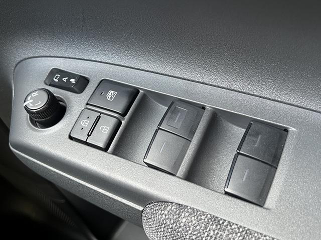 シエンタ ハイブリッドＺ　トヨタセーフティセンス☆トヨタチームメイト☆アドバンスドパーク☆透視パノラミックビュー☆純正１０．５インチナビ☆フルセグＴＶ☆純正後席１２．１インチフリップダウン☆シートヒーター・ステアヒーター☆（23枚目）