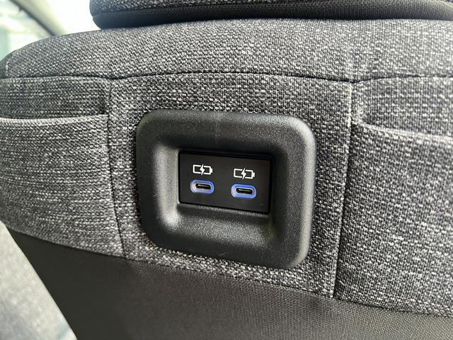 シエンタ ハイブリッドＺ　トヨタセーフティセンス☆トヨタチームメイト☆アドバンスドパーク☆透視パノラミックビュー☆純正１０．５インチナビ☆フルセグＴＶ☆純正後席１２．１インチフリップダウン☆シートヒーター・ステアヒーター☆（51枚目）