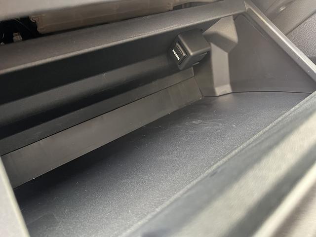 シエンタ ハイブリッドＺ　トヨタセーフティセンス☆トヨタチームメイト☆アドバンスドパーク☆透視パノラミックビュー☆純正１０．５インチナビ☆フルセグＴＶ☆純正後席１２．１インチフリップダウン☆シートヒーター・ステアヒーター☆（57枚目）