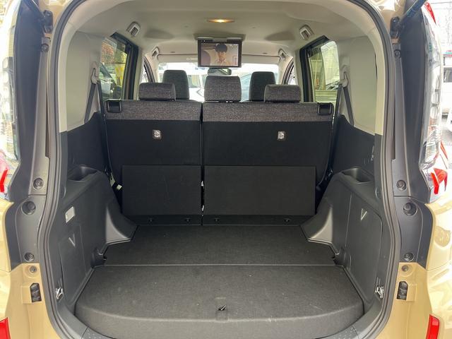シエンタ ハイブリッドＺ　トヨタセーフティセンス☆トヨタチームメイト☆アドバンスドパーク☆透視パノラミックビュー☆純正１０．５インチナビ☆フルセグＴＶ☆純正後席１２．１インチフリップダウン☆シートヒーター・ステアヒーター☆（63枚目）