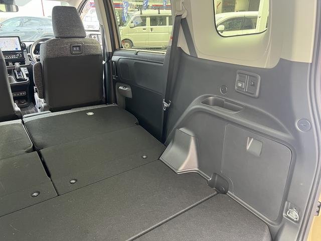 シエンタ ハイブリッドＺ　トヨタセーフティセンス☆トヨタチームメイト☆アドバンスドパーク☆透視パノラミックビュー☆純正１０．５インチナビ☆フルセグＴＶ☆純正後席１２．１インチフリップダウン☆シートヒーター・ステアヒーター☆（65枚目）