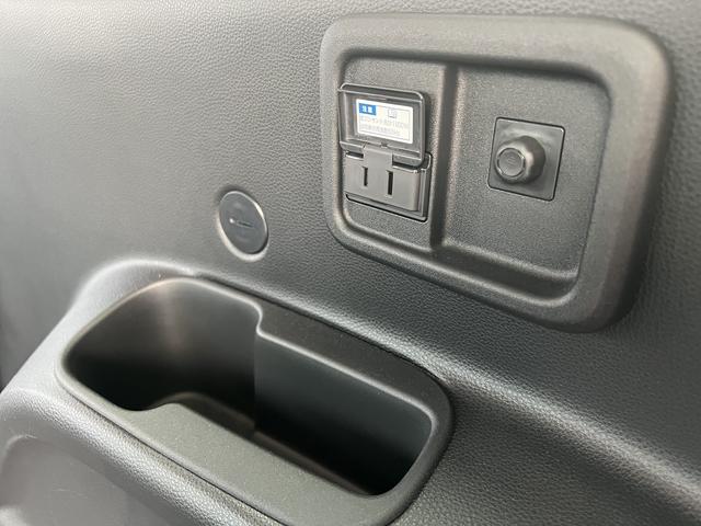 シエンタ ハイブリッドＺ　トヨタセーフティセンス☆トヨタチームメイト☆アドバンスドパーク☆透視パノラミックビュー☆純正１０．５インチナビ☆フルセグＴＶ☆純正後席１２．１インチフリップダウン☆シートヒーター・ステアヒーター☆（67枚目）