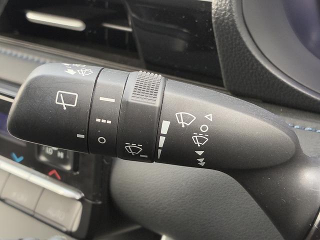 ヴォクシー ハイブリッドS-Z トヨタセーフティセンス☆トヨタチームメイト☆リモート付アドバンスドパーク☆10.5インチ純正ナビ☆フルセグTV☆BT☆USB☆全方位パノラマビューカメラ☆純正14型フリップダウン☆ハーフレザー☆(26枚目)