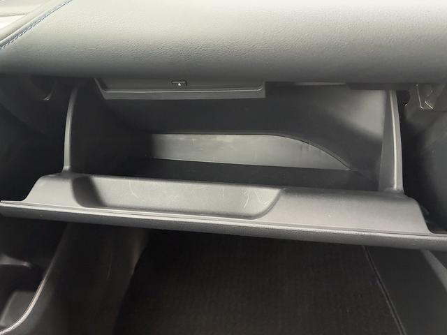 ヴォクシー ハイブリッドS-Z トヨタセーフティセンス☆トヨタチームメイト☆リモート付アドバンスドパーク☆10.5インチ純正ナビ☆フルセグTV☆BT☆USB☆全方位パノラマビューカメラ☆純正14型フリップダウン☆ハーフレザー☆(41枚目)