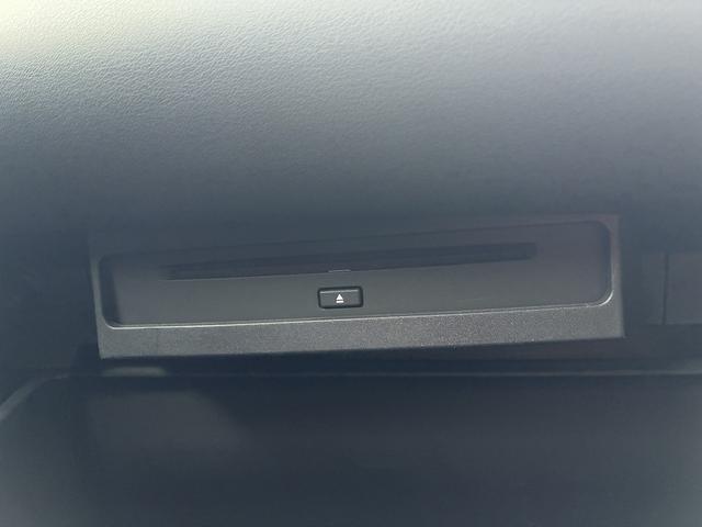 ヴォクシー ハイブリッドS-Z トヨタセーフティセンス☆トヨタチームメイト☆リモート付アドバンスドパーク☆10.5インチ純正ナビ☆フルセグTV☆BT☆USB☆全方位パノラマビューカメラ☆純正14型フリップダウン☆ハーフレザー☆(42枚目)