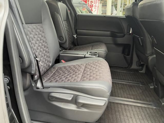 ヴォクシー ハイブリッドS-Z トヨタセーフティセンス☆トヨタチームメイト☆リモート付アドバンスドパーク☆10.5インチ純正ナビ☆フルセグTV☆BT☆USB☆全方位パノラマビューカメラ☆純正14型フリップダウン☆ハーフレザー☆(56枚目)