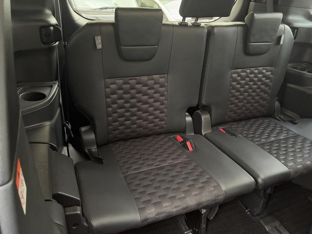 ヴォクシー ハイブリッドS-Z トヨタセーフティセンス☆トヨタチームメイト☆リモート付アドバンスドパーク☆10.5インチ純正ナビ☆フルセグTV☆BT☆USB☆全方位パノラマビューカメラ☆純正14型フリップダウン☆ハーフレザー☆(63枚目)