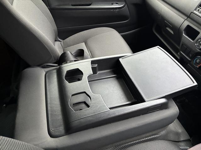 ハイエースバン ロングＤＸ　５型！トヨタ車体リフト付バン！パワーリフト２６０ＫＧ！純正メモリーナビ！地デジＴＶ！バックカメラ！ＡＵＸ！ＢＴ！トヨタセーフティセンス！レーンキーピングアシスト！オートハイビーム！ＡＣ１００Ｖ電源！（42枚目）